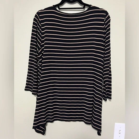 Cable & Gauge Black and Tan Striped Long Sleeve Top - Picture 3 of 3